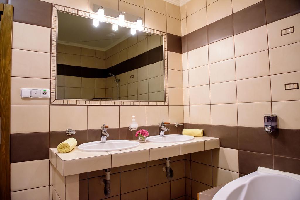 Hotel Slnecny Dvor ミハロフツェ 部屋 写真