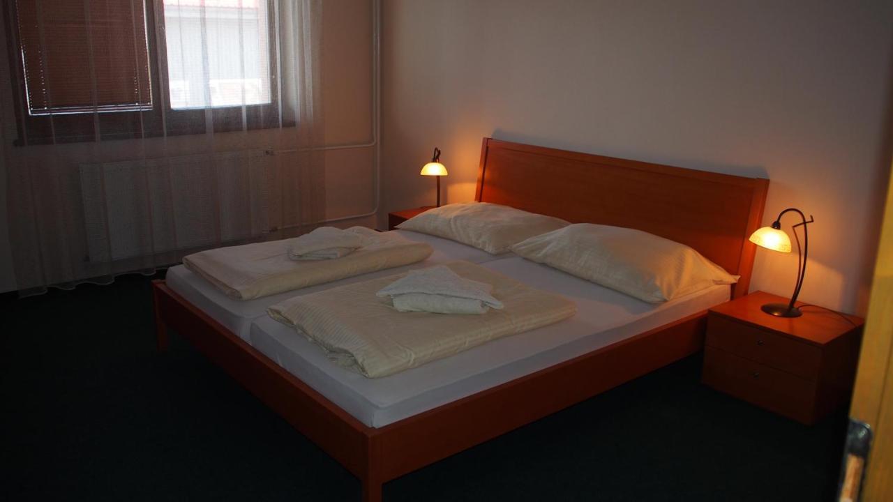 Hotel Slnecny Dvor ミハロフツェ エクステリア 写真