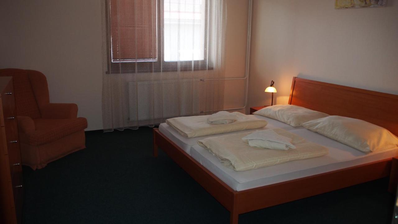 Hotel Slnecny Dvor ミハロフツェ エクステリア 写真